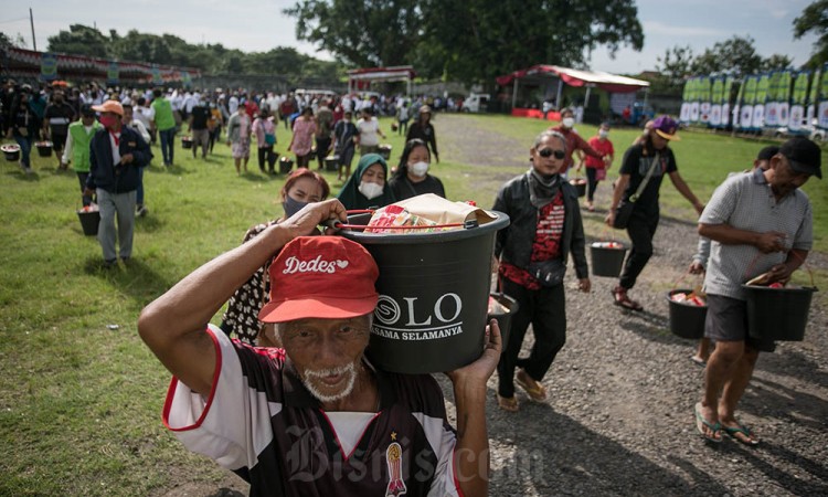 Pembagian Sepuluh Ribu Paket Sembako