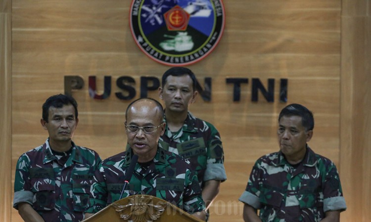 TNI Berikan Keterangan Terkait Kontak Tembak di Papua