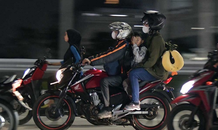 Jalur Pantura Mulai Dipadati Pamudik Yang Menggunakan Sepeda Motor