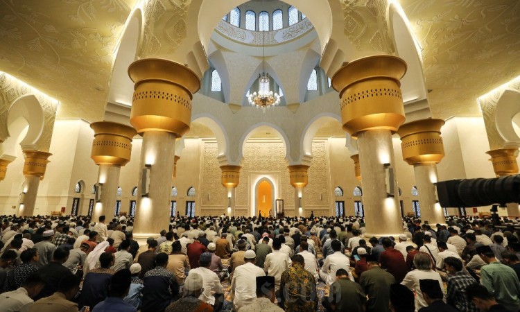 Salat Idulfitri di Masjid Sheikh Zayed