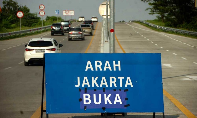 Akses Tol Arah Jawa Tengah Mulai Ditutup Karena Pemberlakuan One Way