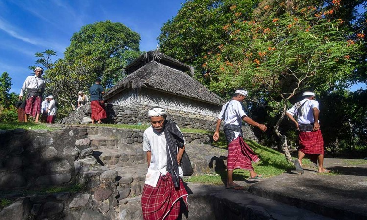 Tradisi Lebaran Adat di Masjid Kuno Bayan NTB