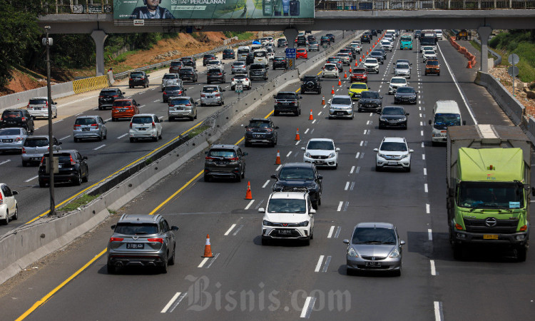 Contraflow di Jalan Tol Jakarta-Cikampek Kembali Diterapkan dari KM 72 Sampai KM 47