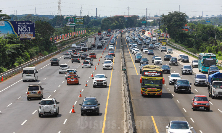 Contraflow di Jalan Tol Jakarta-Cikampek Kembali Diterapkan dari KM 72 Sampai KM 47