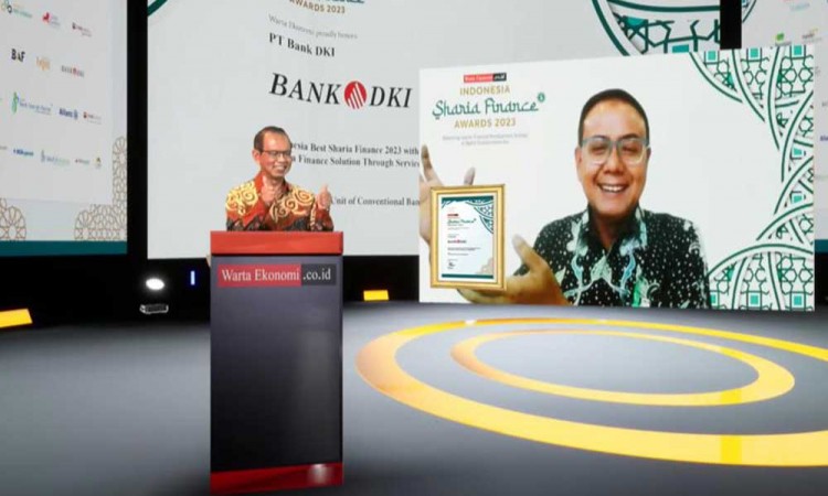 Bank DKI Terima Penghargaan di Ajang Indonesia Sharia Awards 2023