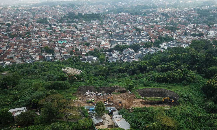 Pemkot Bandung Kembalu Membuka TPA Cicabe Untuk Menangani Masalah Penumpukan Sampah