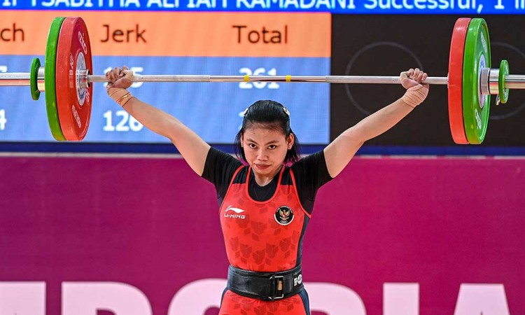 Lifter Putri Indonesia Tsabitha Alfiah Ramadani Raih Medali Emas di SEA Games 2023