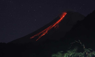 Gunung Merapi Luncurkan Lava Pijar Sejauh 2.000 Meter