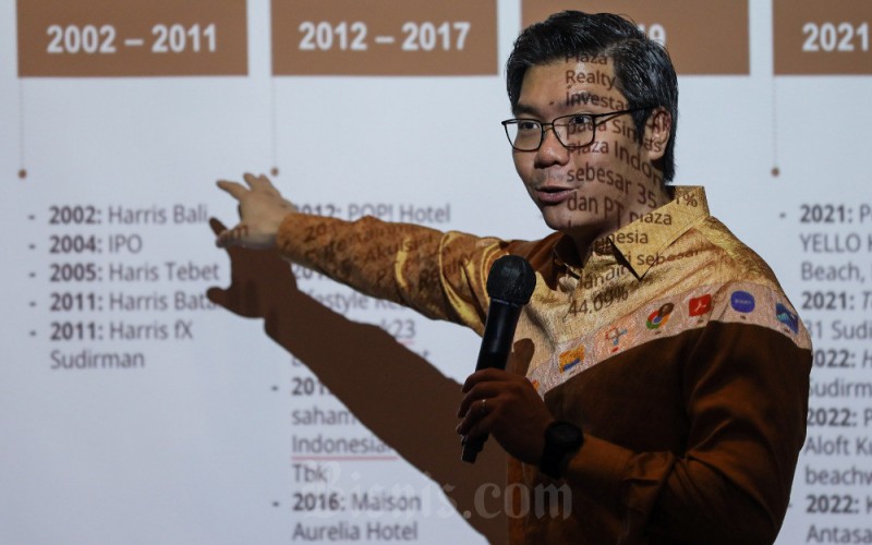 Direktur Utama PT Indonesian Paradise Property Tbk. (INPP) Anthony Prabowo Susilo memberikan keterangan saat menggelar Paparan Publik di Jakarta, Kamis (8/6/2023). PT Indonesian Paradise Property Tbk. (INPP) mencatatkan pendapatan sebesar sebesar Rp262,7 miliar pada kuartal I/2023, meningkat 96% dari periode yang sama tahun lalu. Divisi komersial menjadi penyumbang penjualan terbesar dengan pendapatan sebesar Rp110,4 miliar.