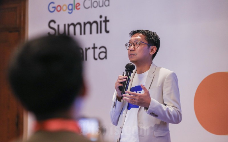 Direktur Digital & Teknologi Informasi BRI Arga M Nugraha memberikan pemaparan di sela-sela acara Google Cloud Summit 2023 di Jakarta, Kamis (7/6/2023). Bisnis/Himawan L Nugraha