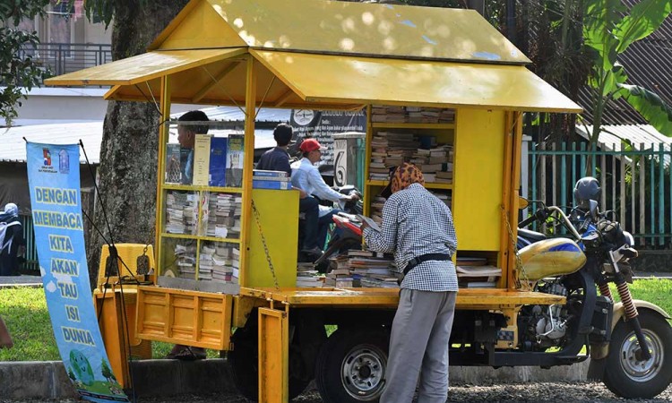 Perpustakaan Keliling di Bogor Gunakan Bekas Sepeda Motor Sampah