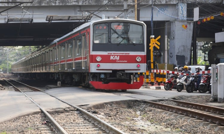 KAI Commuter Akan Membeli Sebanyak 24 Rangkaian KRL dari INKA