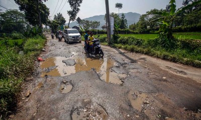 Jalan Akses Ke Tempat Wisata di Cianjur Rusak Parah