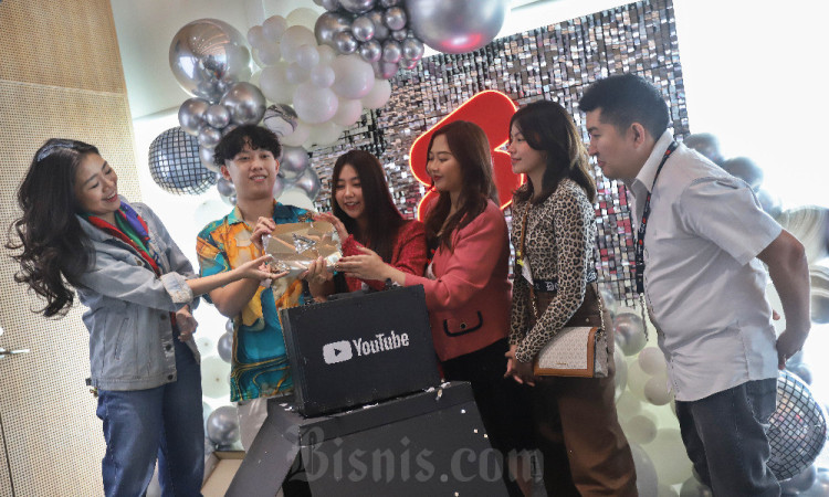 Enam Kreator Asal Indonesia Meraih YouTube Creator Diamond Award