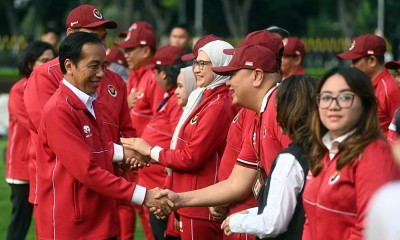 Presiden Joko Widodo Serahkan Bonus Kepada Kontingen ASEAN Para Games