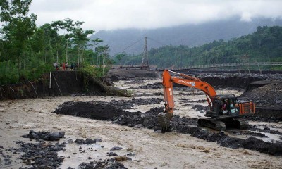 Ribuan Warga Mengungsi Akibat Banjir Lahar Gunung Semeru