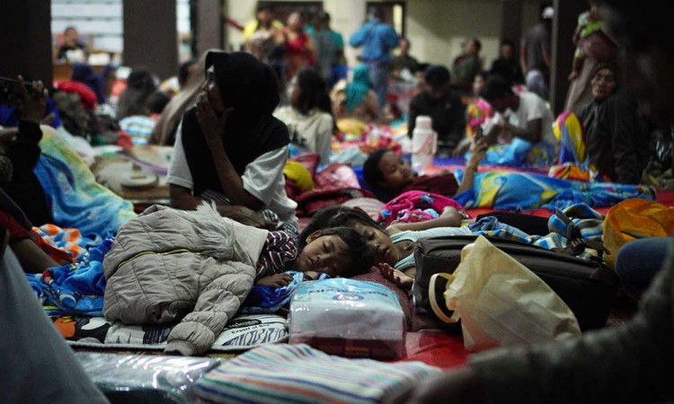 Ribuan Warga Mengungsi Akibat Banjir Lahar Gunung Semeru