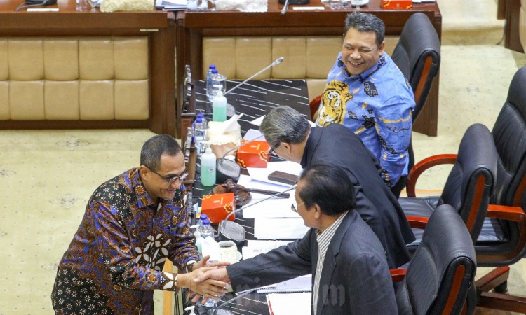 Hasan Fawzi dan Agusman Terpilih Menjadi Dewan Komisioner Otoritas Jasa Keuangan