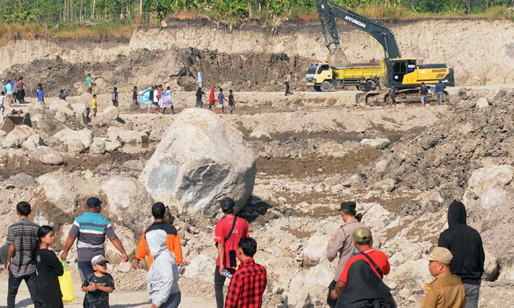 Warga di Boyolali Lakukan Aksi Demo Menolak Aktivitas Galian C