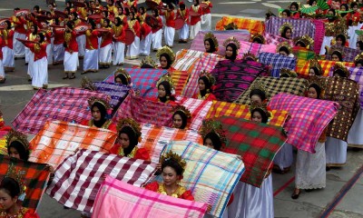 Atraksi Seni dan Budaya di Anjungan Pantai Losari Makassar