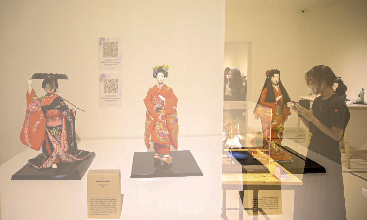 Pameran Boneka Tradisional dan Modern Dalam Kebudayaan Masyarakat Jepang di Galeri Nasional