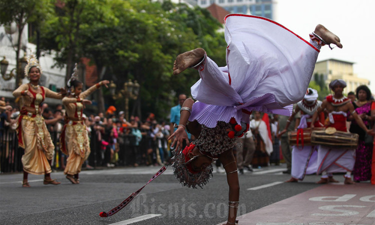 Parade Surabaya Cross Culture International Folk Art Festival