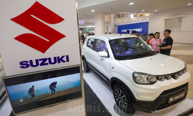 Suzuki Tampilkan New XL-7 Alpha Hybrid dan S-Presso Saat Pameran di Mal Kelapa Gading 5