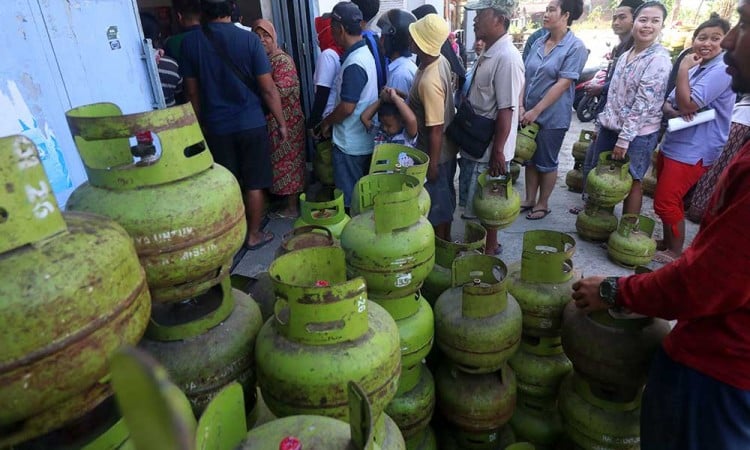 Kelangkaan Gas Elpiji 3 Kilogram Terjadi di Kediri