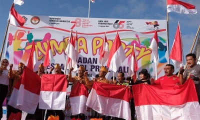 Pembagian Bendera Merah Putih di Bali