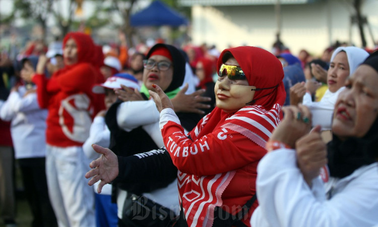 Rekor MURI Senam Lansia Serentak di Lokasi Terbanyak