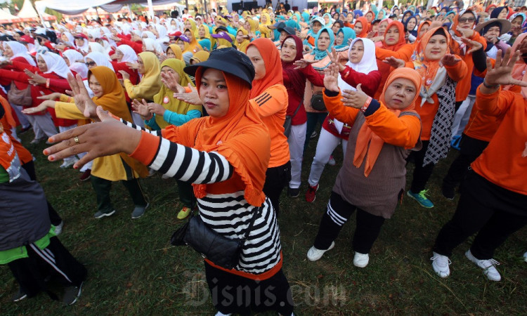 Rekor MURI Senam Lansia Serentak di Lokasi Terbanyak