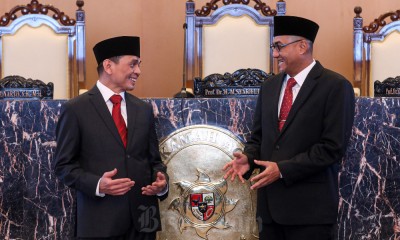 Agusman dan Hasan Fawzi Resmi Dilantik Menjadi Anggota Dewan Komisioner OJK