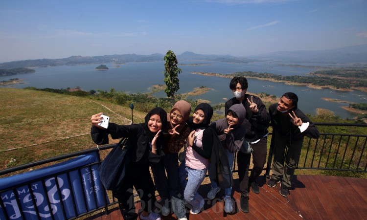 Taman Seribu Cahaya di Sumedang Menjadi Destinasi Wisata Baru Yang Diburu Masyarakat