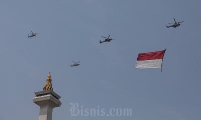 Atraksi Pesawat Tempur di Langit Jakarta