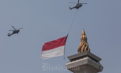 Atraksi Pesawat Tempur di Langit Jakarta