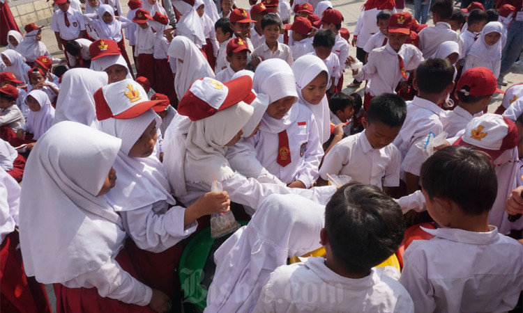 Edukasi Pilah Sampah Untuk Pelajar di Bantar Gebang