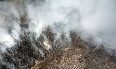 TPA Sarimukti di Kabupaten Bandung Barat Terbakar Akibat Putung Rokok