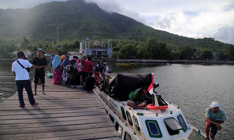 Kapal Cepat Jadi Alat Transportasi Utama Bagi Warga Pulau Makian dan Pulau Moti