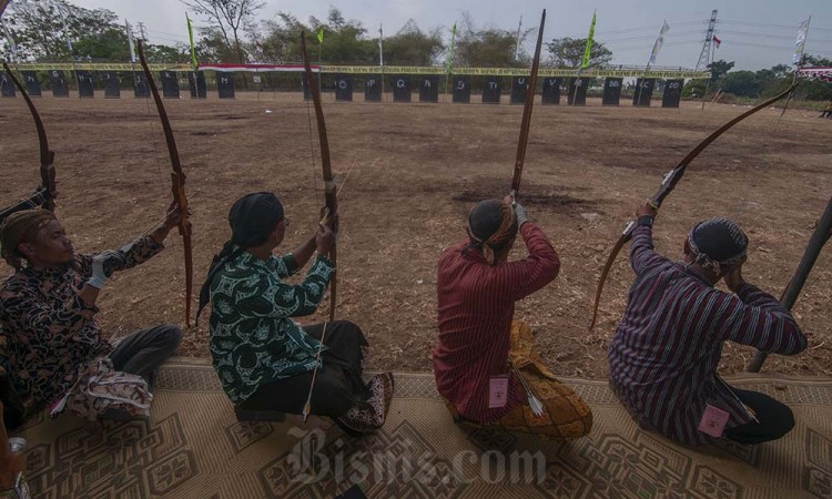 Melestarikan Panahan Tradisional Gladhen Ageng Jemparing