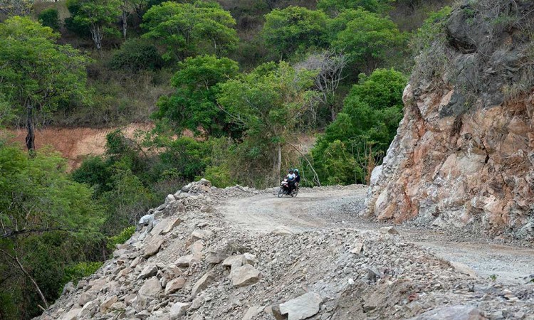 Pelebaran Jalan Desa di Sigi Sulawesi Tengah Telan Anggaran Rp15 Miliar