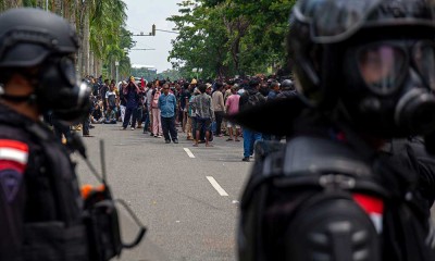 Polisi Tembakan Gas Air Mata Saat Membubarkan Unjuk Rasa Warga Pulau Rempang