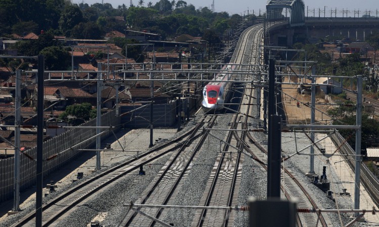 Kereta Cepat Jakarta-Bandung (KCJB) Akan Diresmikan Pada 1 Oktober 2023