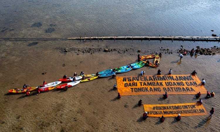 Aksi Penolakan Tambak Udang di Karimunjawa