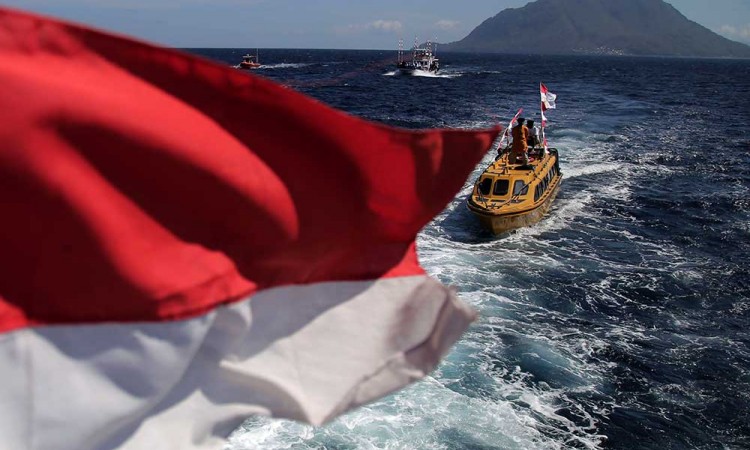 Prosesi Kololi Kie Mote Ngolo di Pulau Ternate