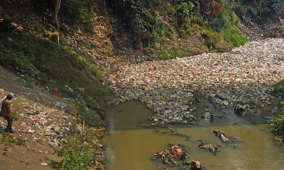 Sungai Cibanten di Banten Dipenuhi Sampah