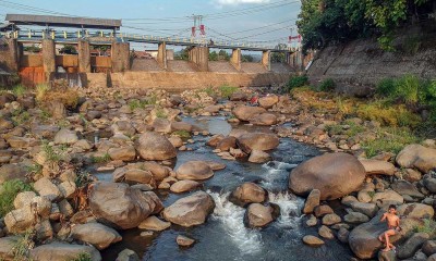 Debit Air Sungai Ciliwung di Katulampa Bogor Alami Penurunan Drastis