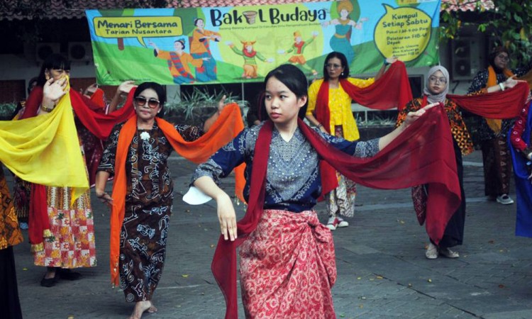 Semarak Hari Batik Nasional Di Bakul Budaya