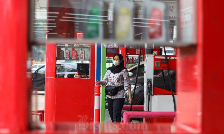 PT Pertamina Retail (PTPR) Berikan Kejutan Kepada Pelanggan Yang Berpakaian Batik