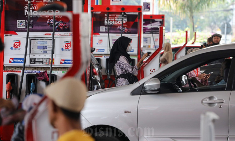 PT Pertamina Retail (PTPR) Berikan Kejutan Kepada Pelanggan Yang Berpakaian Batik