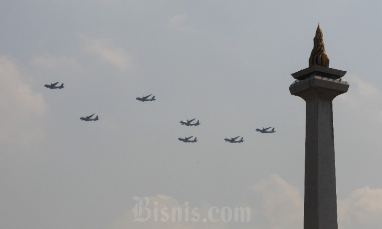 Atraksi di Langit Jakarta saat Gladi Bersih Persiapan HUT Ke-78 TNI